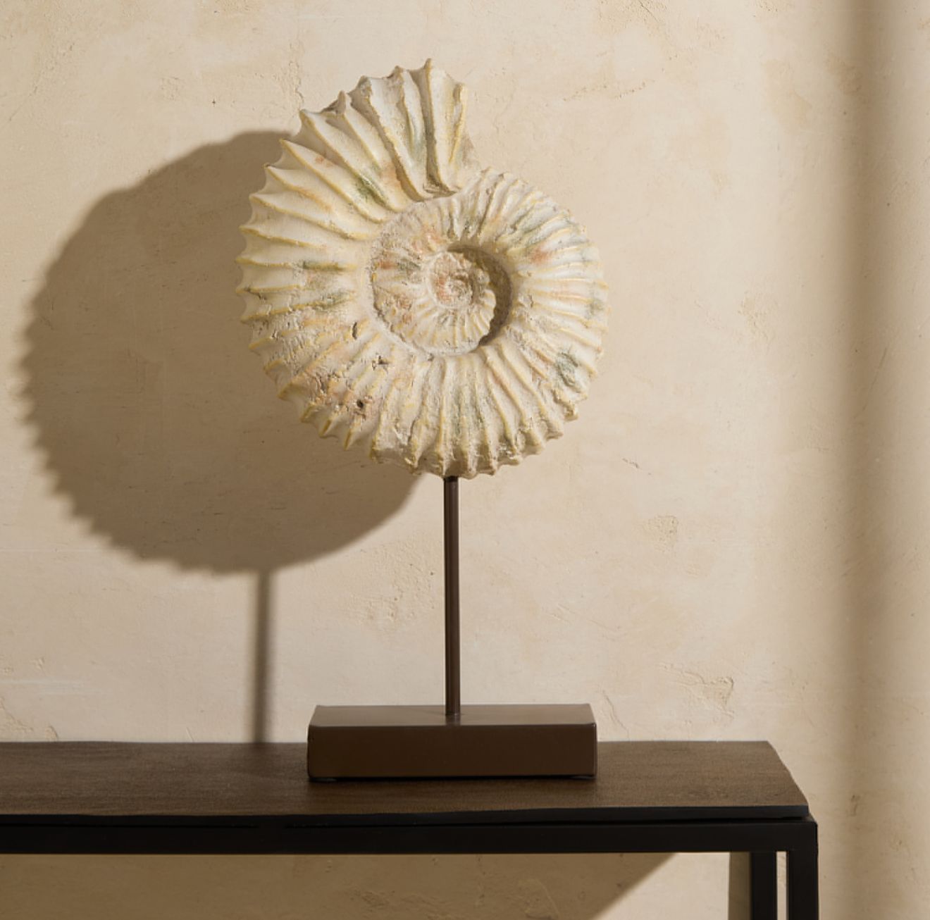 Escultura caracol com base Burrié